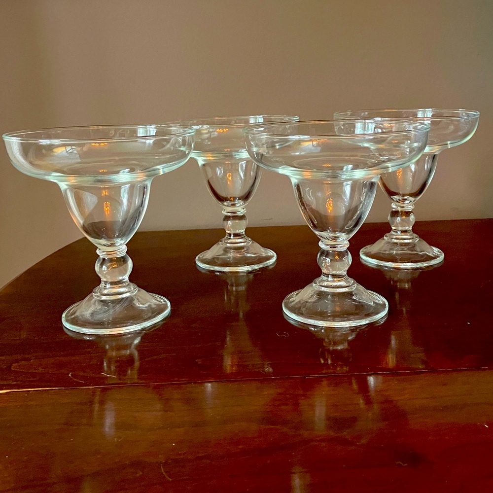EUC Set/4 Glass Margaritas/Sundae Parfait Glasses